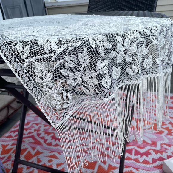 14”x48” Heritage Lace Fringed Runner in Chantilly Print 14”x48” - Picture 9 of 13